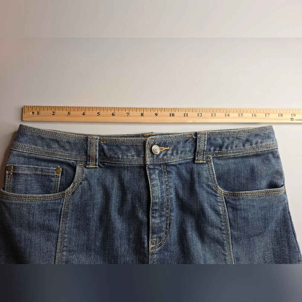 Relativity Size 14 Denim Skirt Cotton/Spandex Pockets Blue Knee Length 2303-Bj